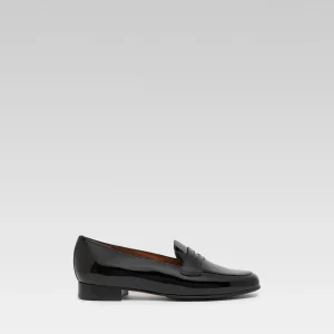 2100 - Black patent leather loafers