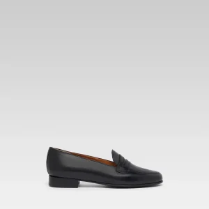 2100 - Black leather loafers
